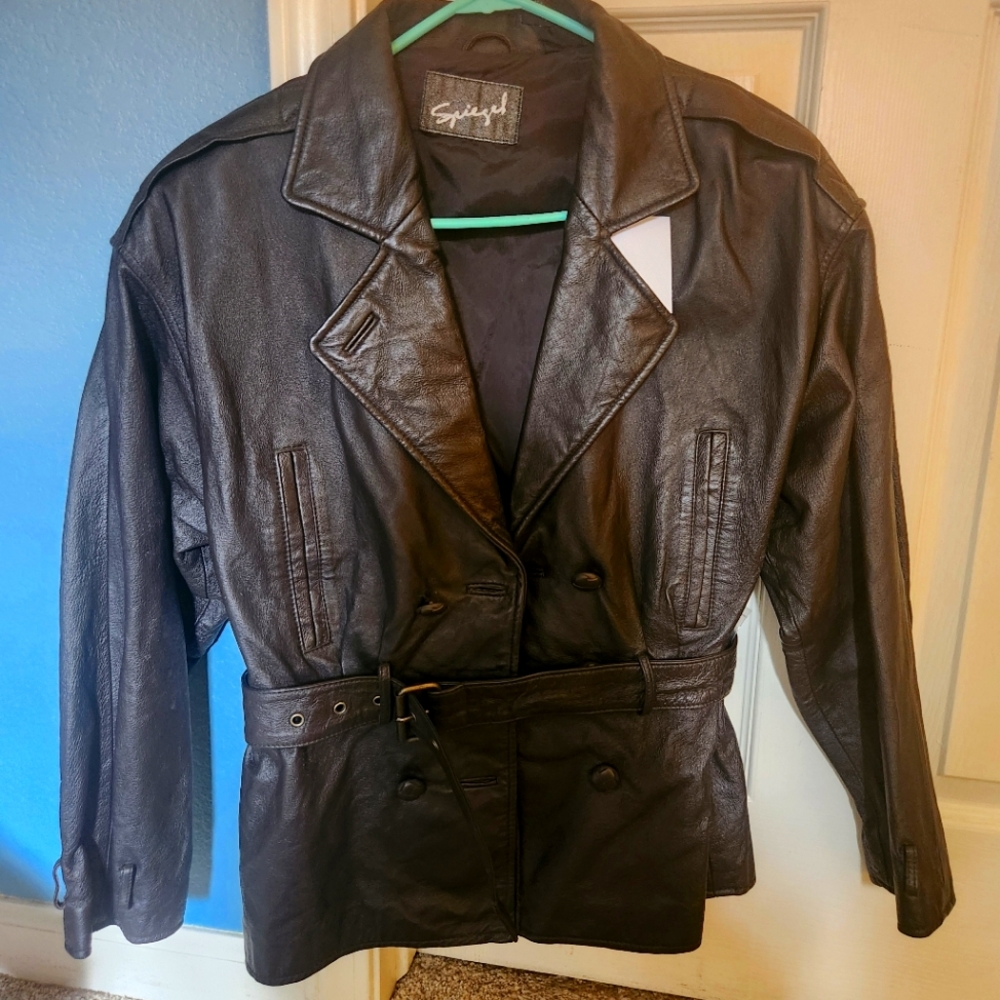 Vintage Spiegel belted leather jacket. Brown, size medium.
